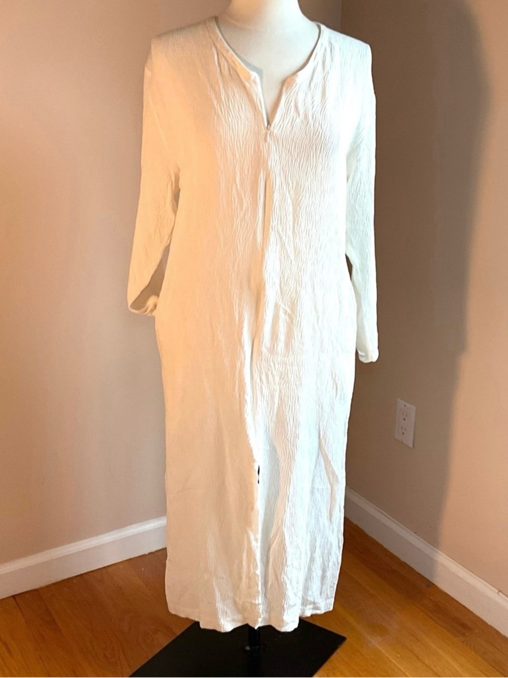 VTG Ivory Silk Maxi Dress 3/4 Sleeve Women’s Size Medium Pockets Textured